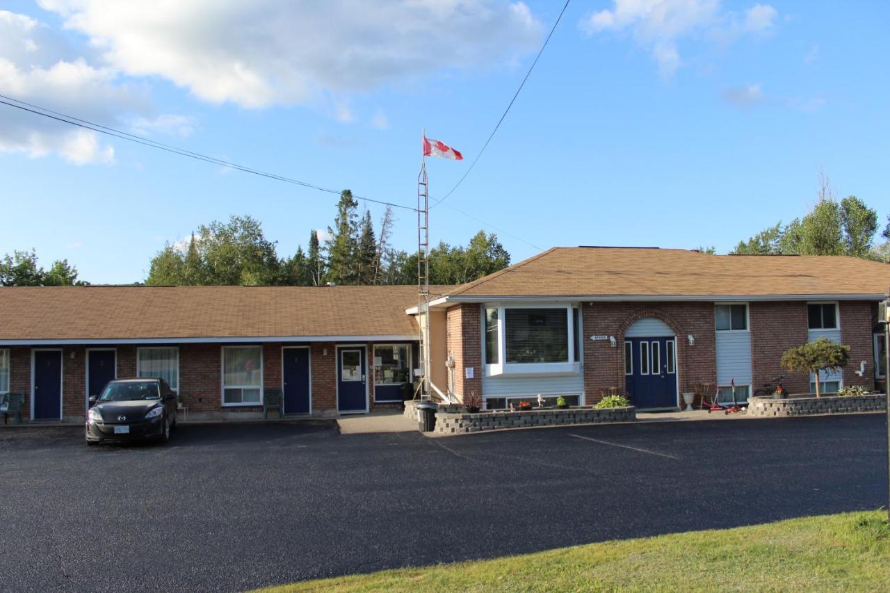 Two Rivers Motel Mattawa Экстерьер фото