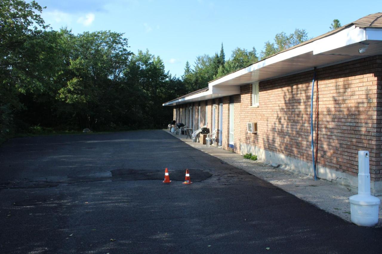 Two Rivers Motel Mattawa Экстерьер фото